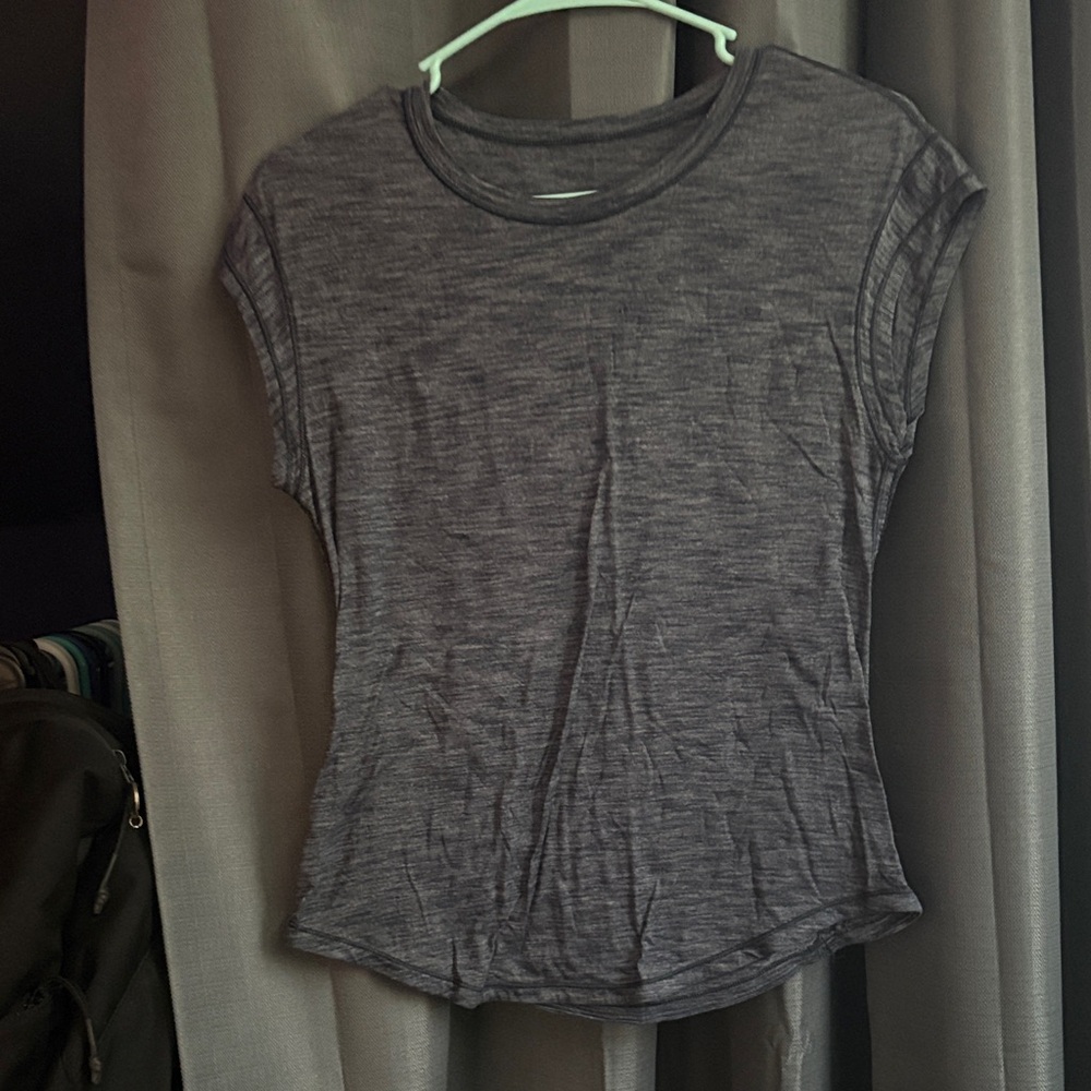 Lululemon tee